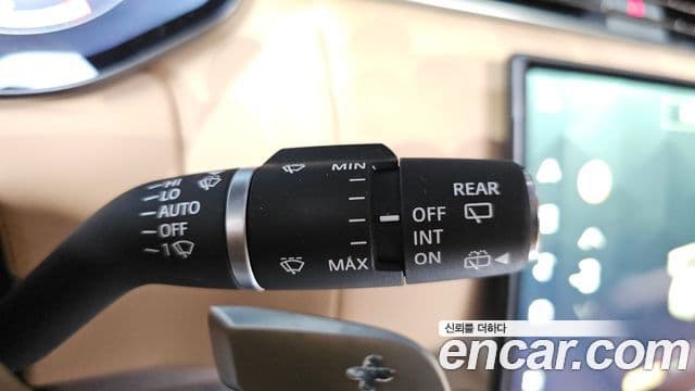 Land Rover Range Rover 2023 — Photo 20/37