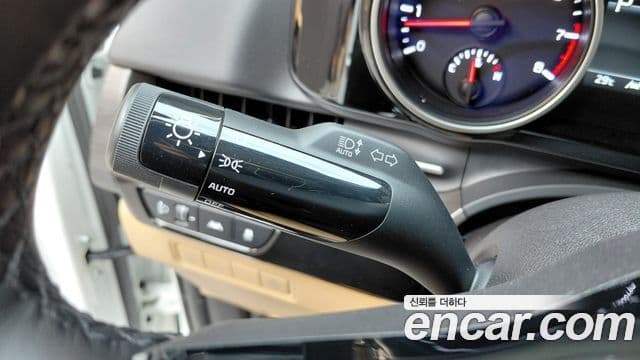 Kia Carnival 2022 — Фото 16/20