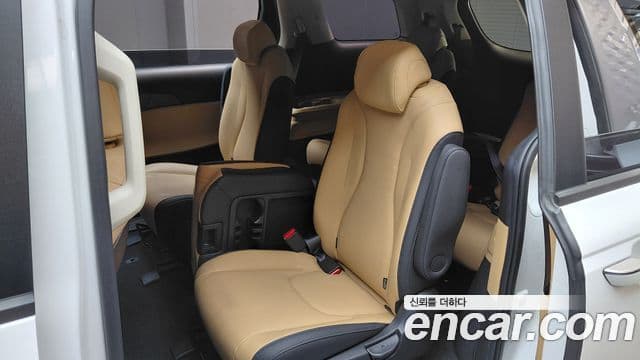 Kia Carnival 2022 — Фото 19/20