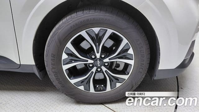 Kia Carnival 2022 — Şəkil 16/30