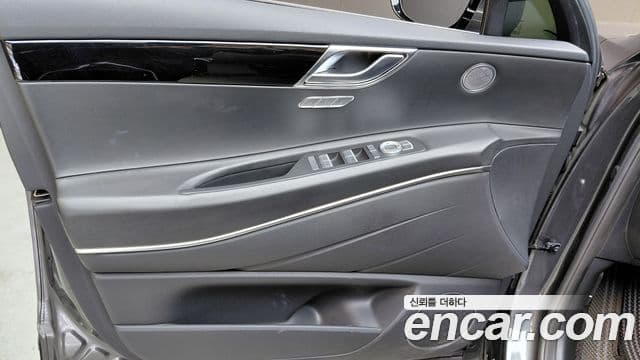 Genesis GV80 2021 — Photo 3/31