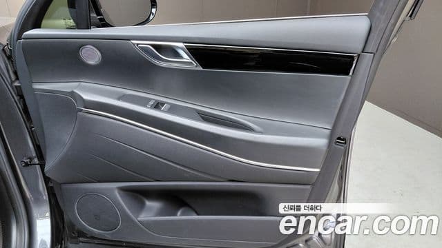 Genesis GV80 2021 — Photo 26/31