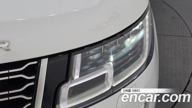 Land Rover Range Rover 2020 — Photo 37/42