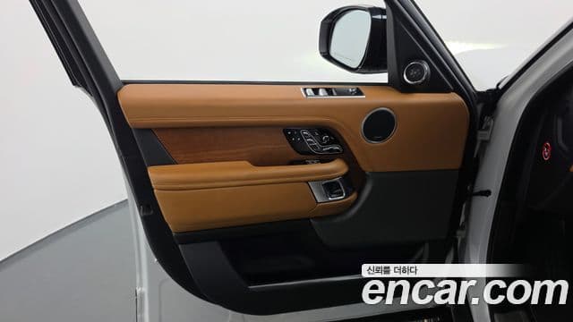 Land Rover Range Rover 2020 — Photo 25/42
