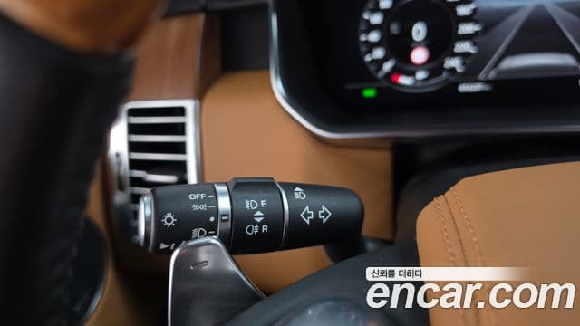 Land Rover Range Rover 2020 — Photo 33/42