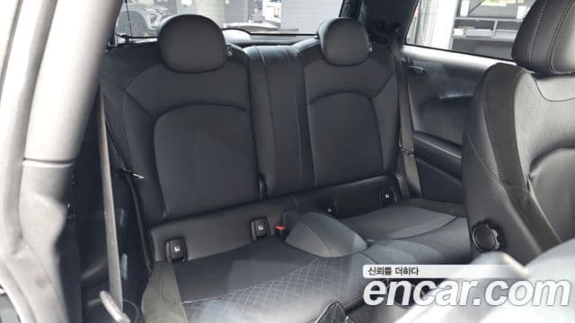 Mini Cooper Electric 2023 — ფოტო 21/30
