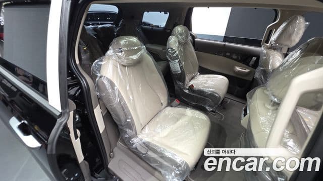 Kia Carnival 2025 — Фото 11/20