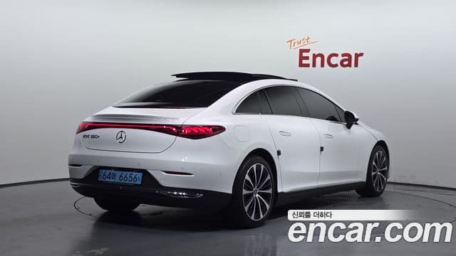 Mercedes-Benz EQE 2022 — ფოტო 13/34