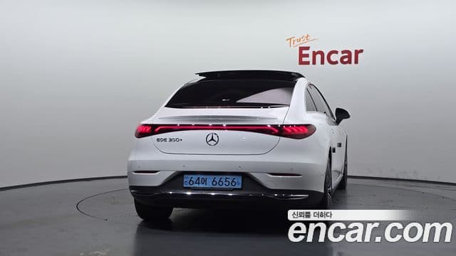 Mercedes-Benz EQE 2022 — ფოტო 11/34