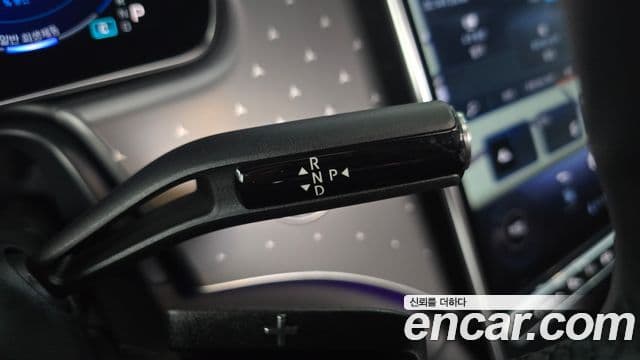 Mercedes-Benz EQE 2022 — ფოტო 31/34