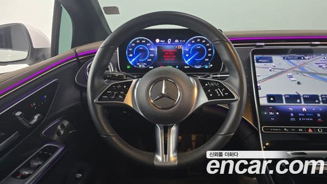 Mercedes-Benz EQE 2022 — ფოტო 33/34