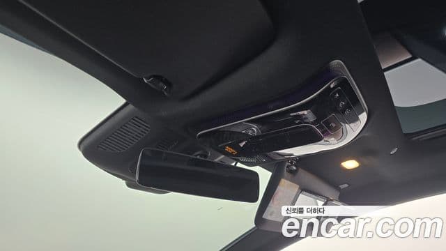 Mercedes-Benz EQE 2022 — ფოტო 28/34