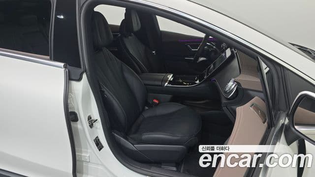 Mercedes-Benz EQE 2022 — ფოტო 12/34