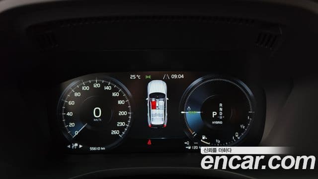 Volvo XC60 2021 — Photo 30/36