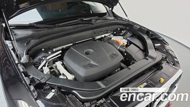 Volvo XC60 2021 — Photo 31/36