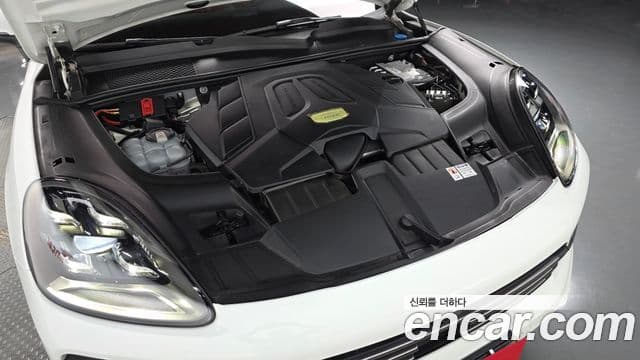 Porsche Cayenne 2023 — Photo 29/39