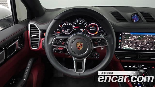 Porsche Cayenne 2023 — Photo 16/39