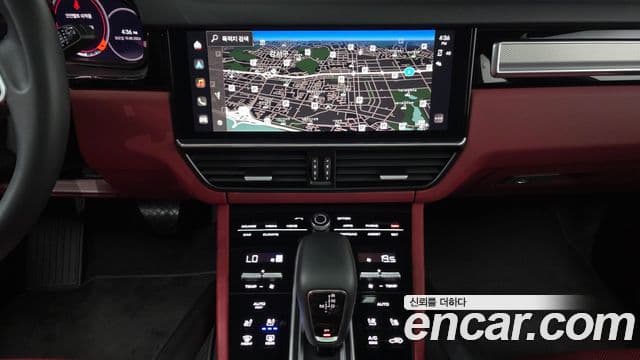 Porsche Cayenne 2023 — Photo 10/39