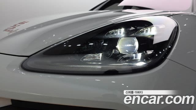 Porsche Cayenne 2023 — Photo 39/39