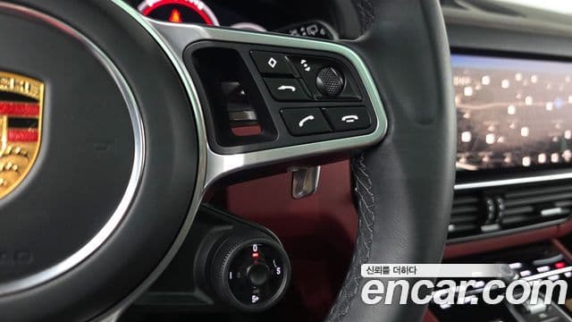 Porsche Cayenne 2023 — Photo 35/39