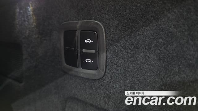 Porsche Cayenne 2023 — Photo 20/39