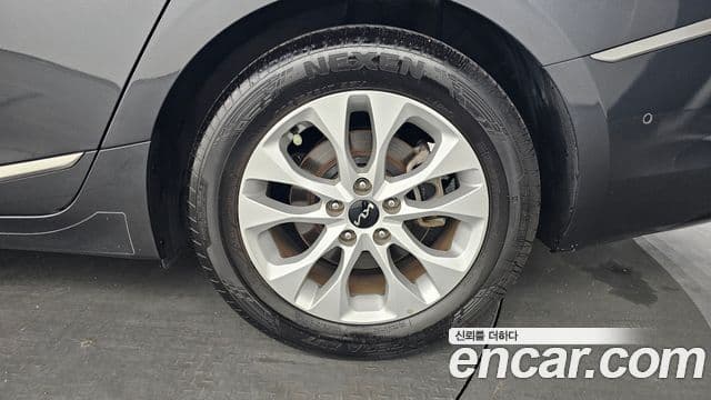 Kia K8 2022 — Photo 10/31