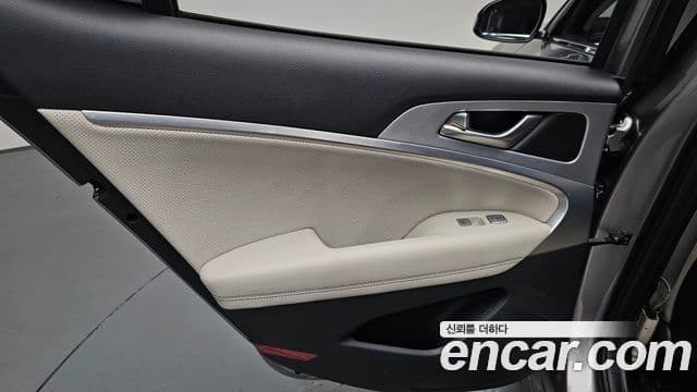 Genesis G70 2019 — Şəkil 1/33