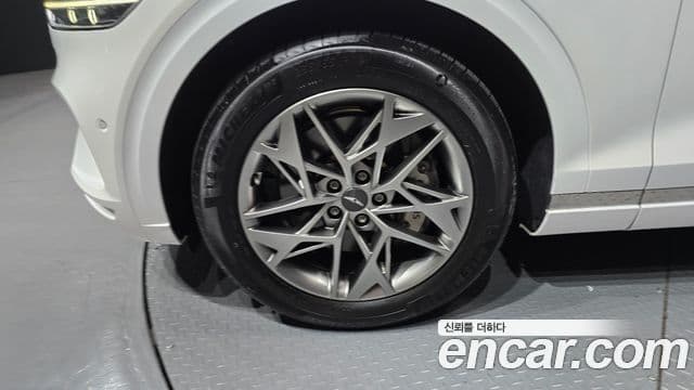 Genesis GV70 2023 — Photo 8/33
