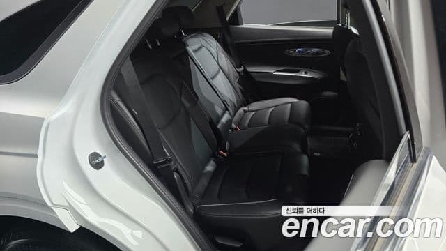 Genesis GV70 2023 — Photo 24/33