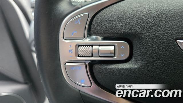 Genesis GV70 2023 — Photo 28/33