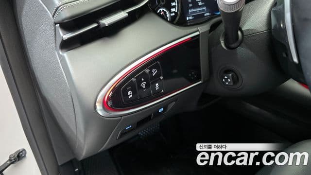 Genesis GV70 2023 — Photo 16/33