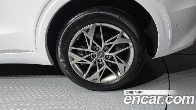 Genesis GV70 2023 — Photo 29/33