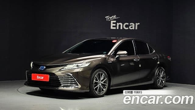 Toyota Camry 2023 — Şəkil 6/32