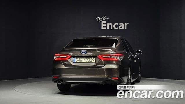 Toyota Camry 2023 — Şəkil 5/32