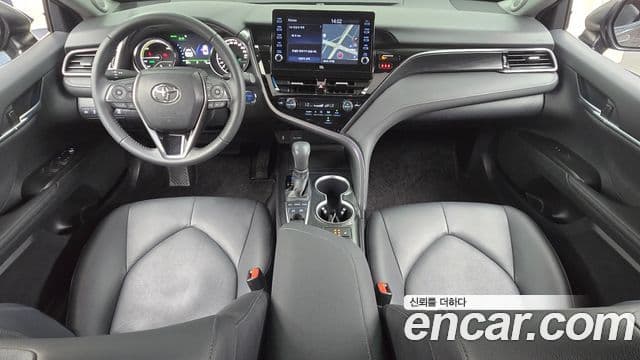 Toyota Camry 2023 — Şəkil 3/32