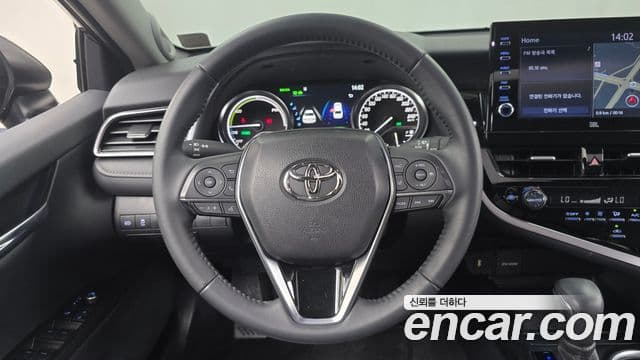 Toyota Camry 2023 — Şəkil 23/32