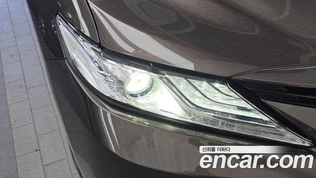 Toyota Camry 2023 — Şəkil 7/32