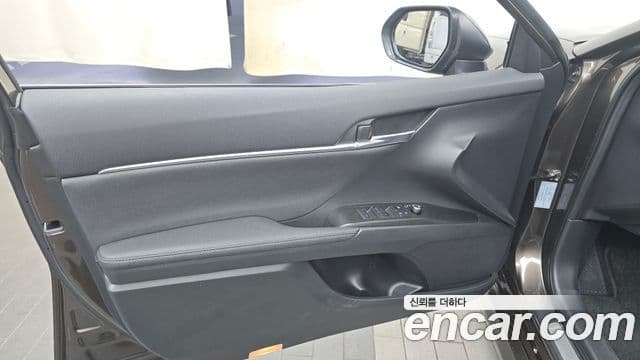Toyota Camry 2023 — Şəkil 29/32