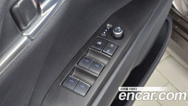 Toyota Camry 2023 — Şəkil 20/32