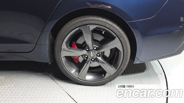 Genesis G70 2019 — Photo 19/33