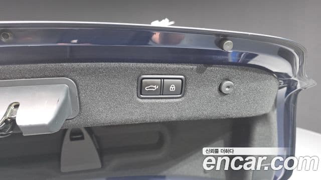 Genesis G70 2019 — Photo 12/33