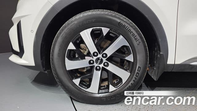 Kia Sorento 2021 — Фото 5/20