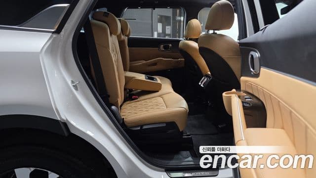 Kia Sorento 2021 — Фото 11/20