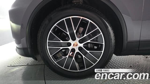 Porsche Macan EV 2025 — Şəkil 6/20