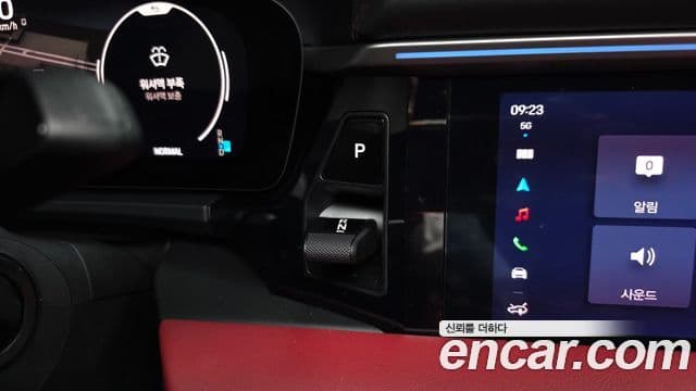 Porsche Macan EV 2025 — Şəkil 15/20