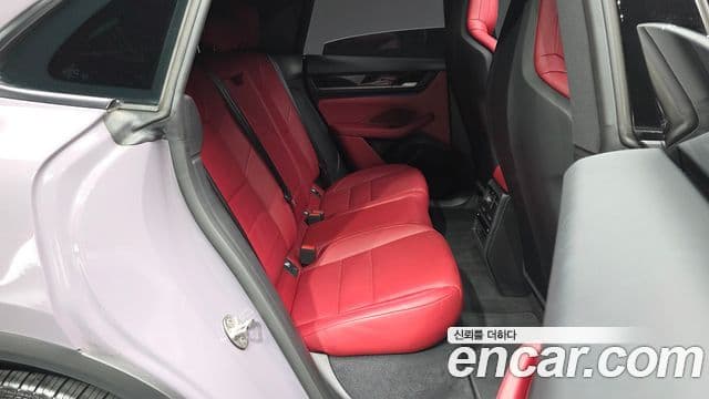 Porsche Macan EV 2025 — Şəkil 10/20