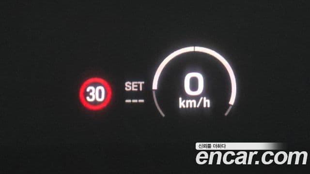 Porsche Macan EV 2025 — Şəkil 12/20