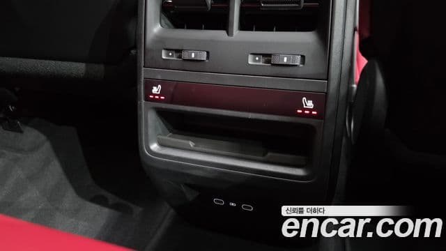 Porsche Macan EV 2025 — Şəkil 13/20