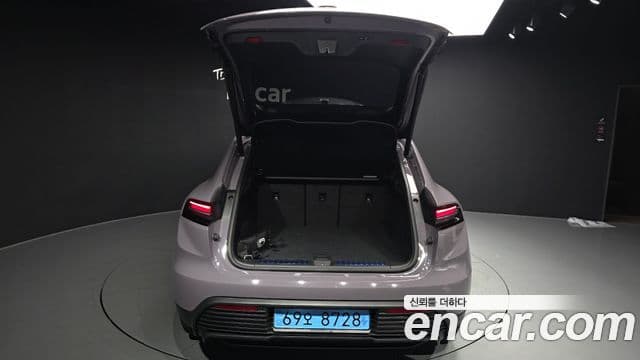 Porsche Macan EV 2025 — Şəkil 7/20