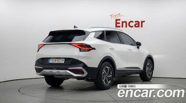 Kia Sportage 2023 — Фото 2/20